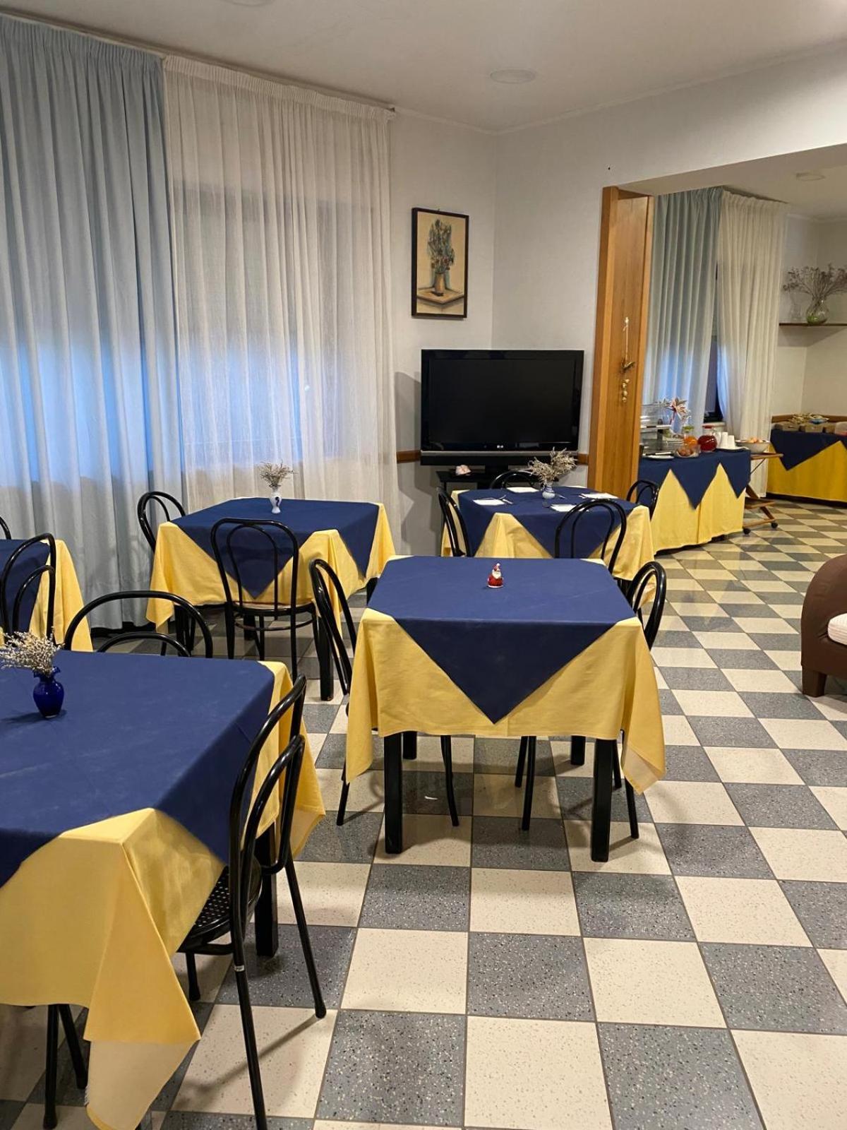 Hotel Ferrara Chianciano Terme Kültér fotó