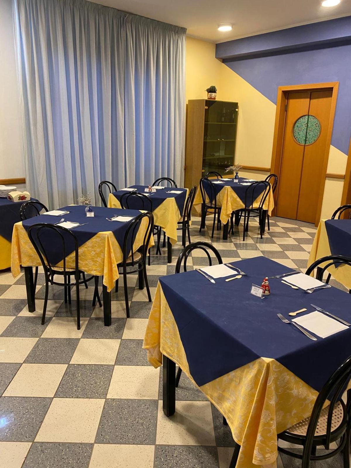 Hotel Ferrara Chianciano Terme Kültér fotó