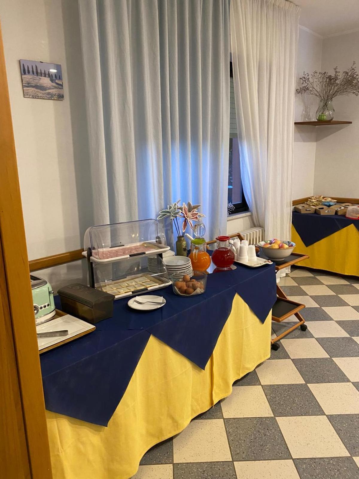 Hotel Ferrara Chianciano Terme Kültér fotó